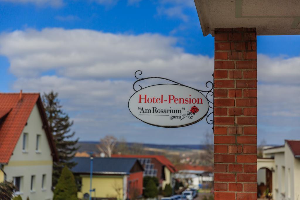 Hotel-Pension am Rosarium Sangerhausen Exterior foto